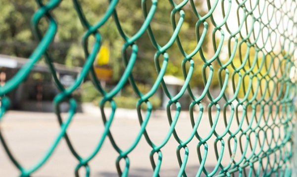 We make a fence from a chain-link mesh: how is it right?